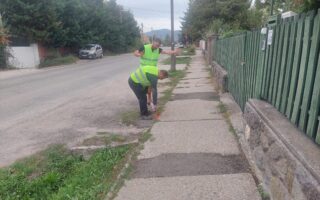 Előkészítették a Szentlászlói út Ungvári és Templom utcai szakaszán a járdafelújítás kivitelezését című bejegyzés kiemelt képe